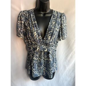 Max Studio Floral Blue Blouse Size M V Neck Cottagecore Prairie Ruffle Classy